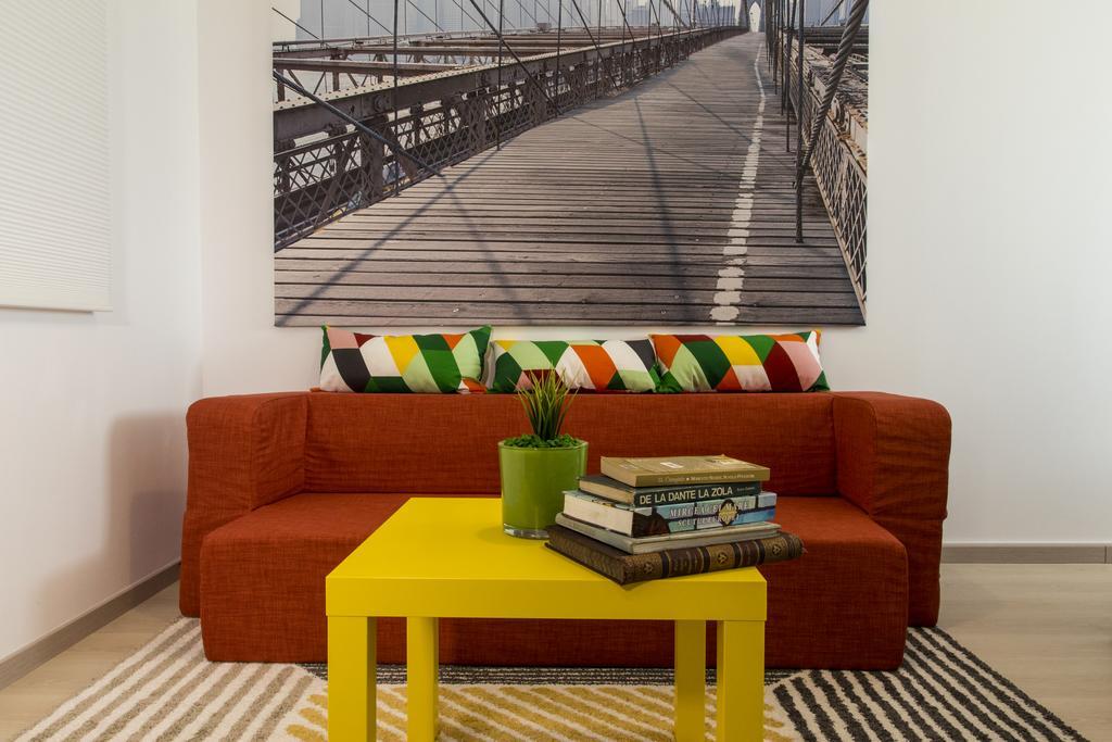 R By Mrg Apartment *