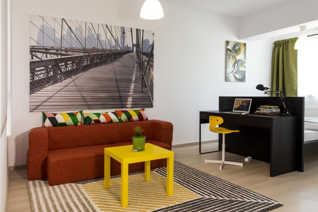 R By Mrg Apartment *