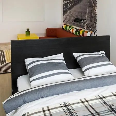 Studio R By Mrg Apartments Bucarest Esterno foto