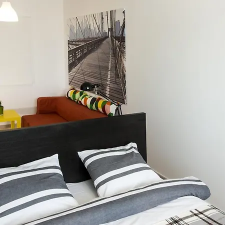 Studio R By Mrg Apartments Bucarest Esterno foto